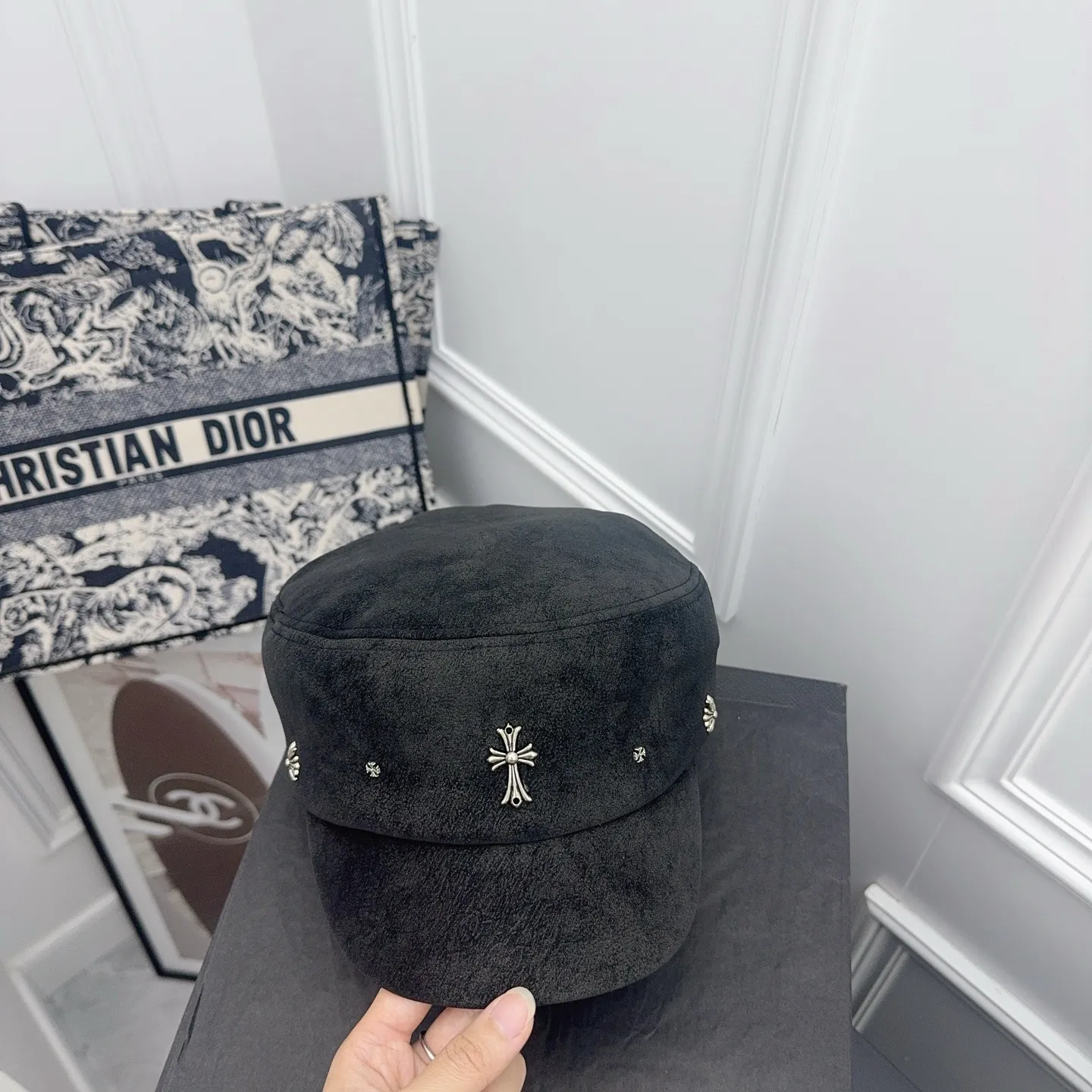 New style for autumn and winter 🤎 Suede Crow Heart Army Cap Heavy Industry Design!